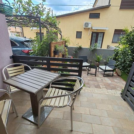Apartman Lana Medulin Buitenkant foto