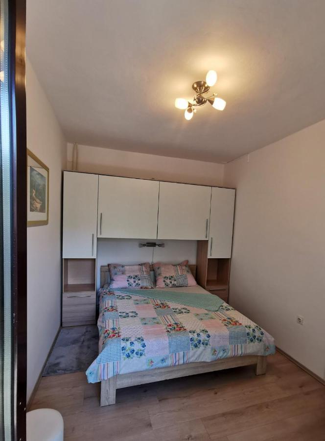 Apartman Lana Medulin Buitenkant foto